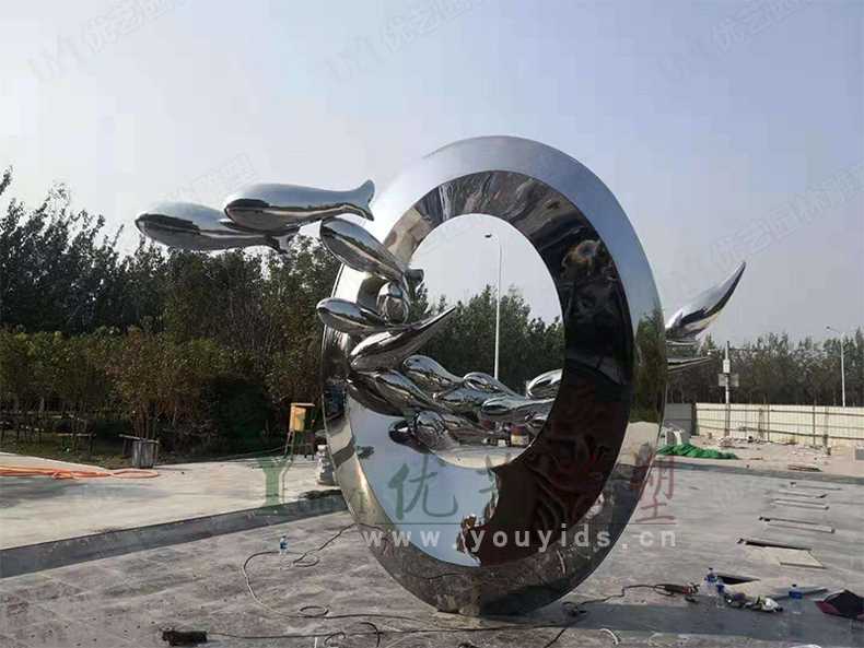 不銹鋼圓環(huán)雕塑 不銹鋼圓環(huán)雕塑
